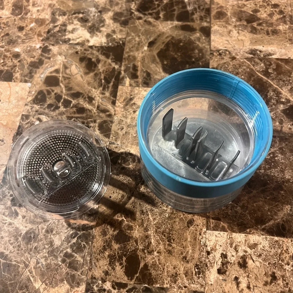Aquazinger 24oz fruit infuser travel cup